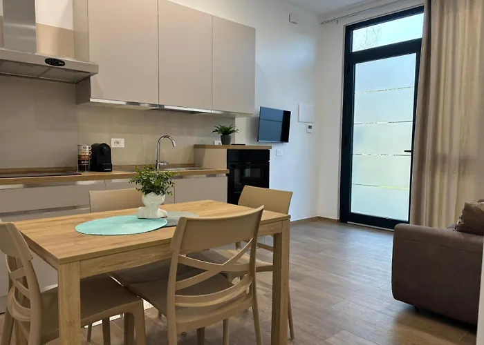 Sara - Interno 1 - Premium *